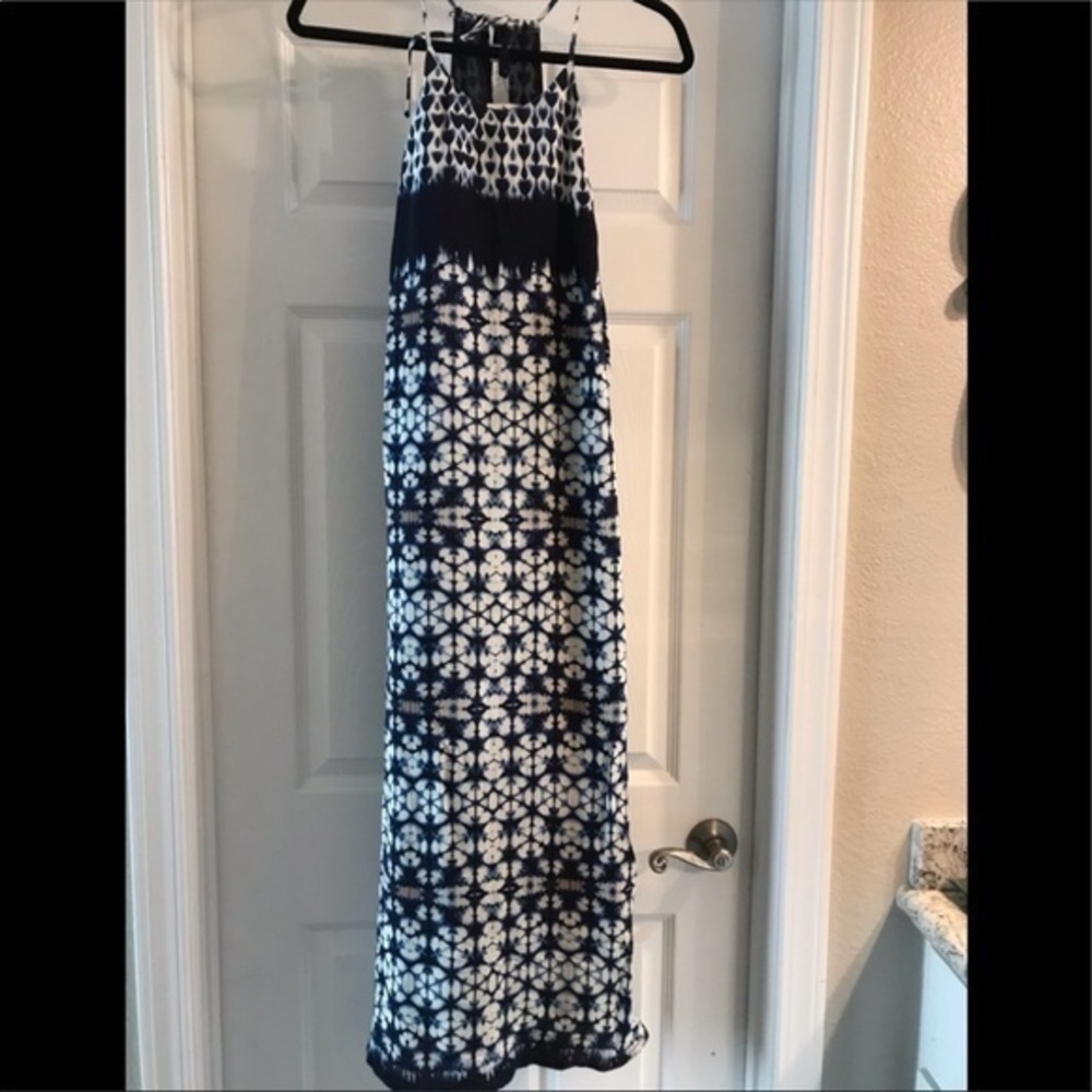 ASTR THE LABEL LACE UP SIDE GEO PRINT HALTER DRESS - Picture 3 of 6